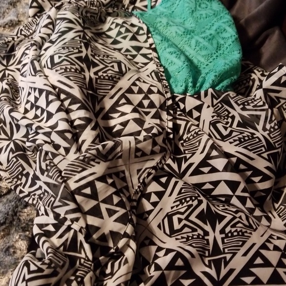 Clothes - Picture 4 of 4